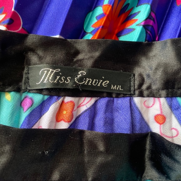 💙 MISS ENVIE NAVY MULTI FLORAL ABSTRACT PLEATED LOOSE FIT HALTER DRESS! - Picture 5 of 9